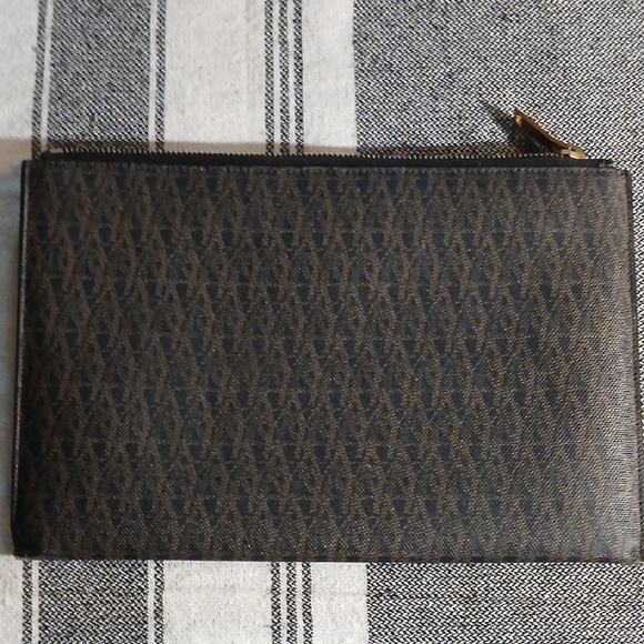 Authentic Yves Saint Laurent Black Designer Clutch Bag - Picture 1 of 14